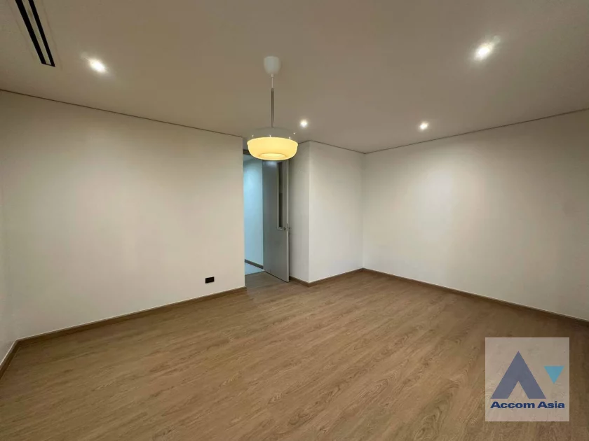 7  3 br Apartment For Rent in Sathorn ,Bangkok MRT Lumphini - BTS Sala Daeng at Children Dreaming Place - Garden AA46077