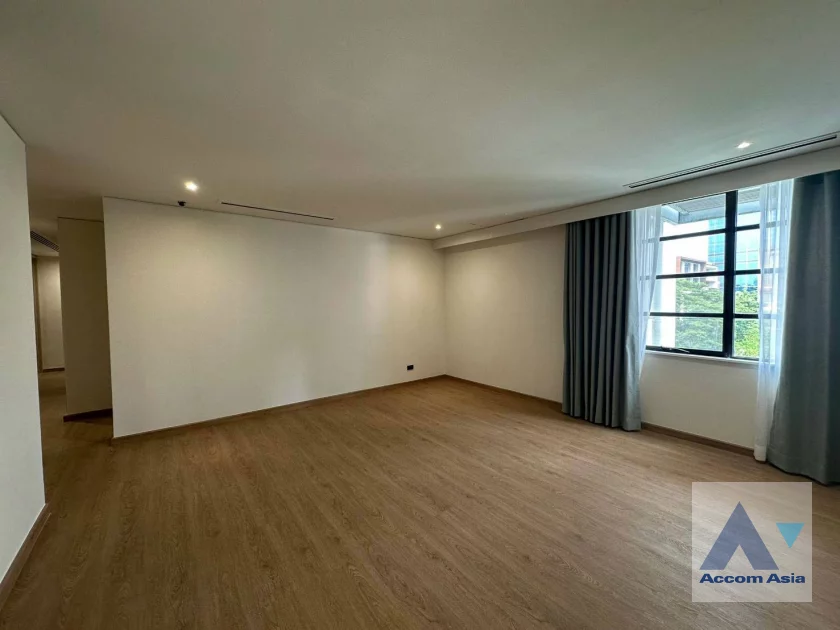 19  3 br Apartment For Rent in Sathorn ,Bangkok MRT Lumphini - BTS Sala Daeng at Children Dreaming Place - Garden AA46077