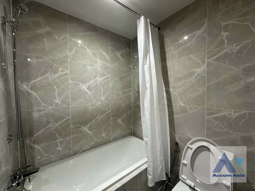 32  3 br Apartment For Rent in Sathorn ,Bangkok MRT Lumphini - BTS Sala Daeng at Children Dreaming Place - Garden AA46077