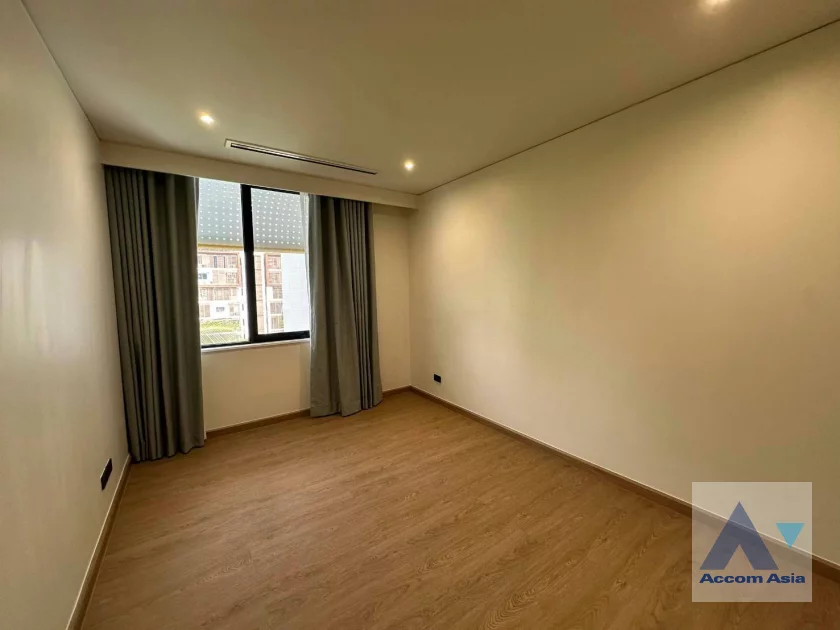 23  3 br Apartment For Rent in Sathorn ,Bangkok MRT Lumphini - BTS Sala Daeng at Children Dreaming Place - Garden AA46077