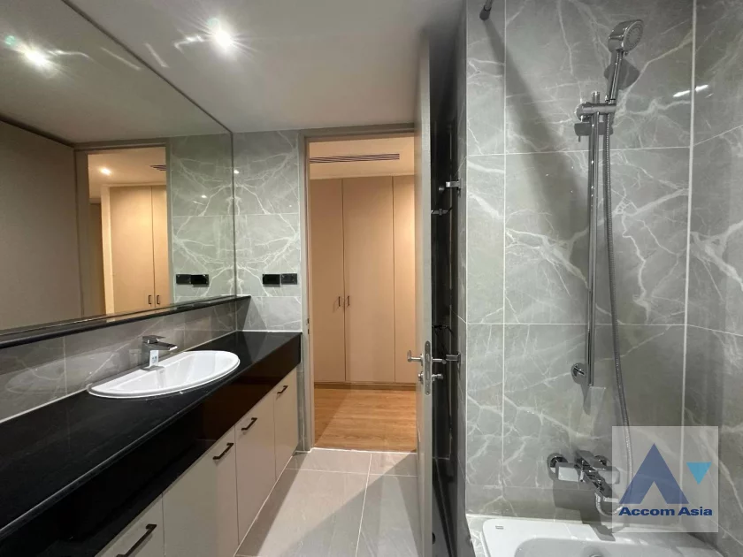 29  3 br Apartment For Rent in Sathorn ,Bangkok MRT Lumphini - BTS Sala Daeng at Children Dreaming Place - Garden AA46077