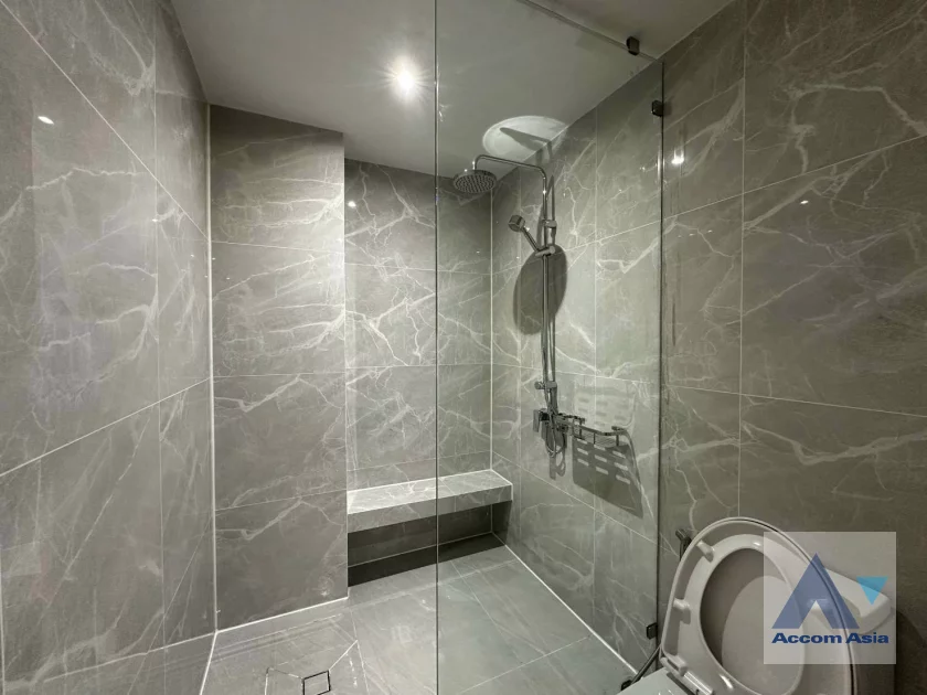 34  3 br Apartment For Rent in Sathorn ,Bangkok MRT Lumphini - BTS Sala Daeng at Children Dreaming Place - Garden AA46077