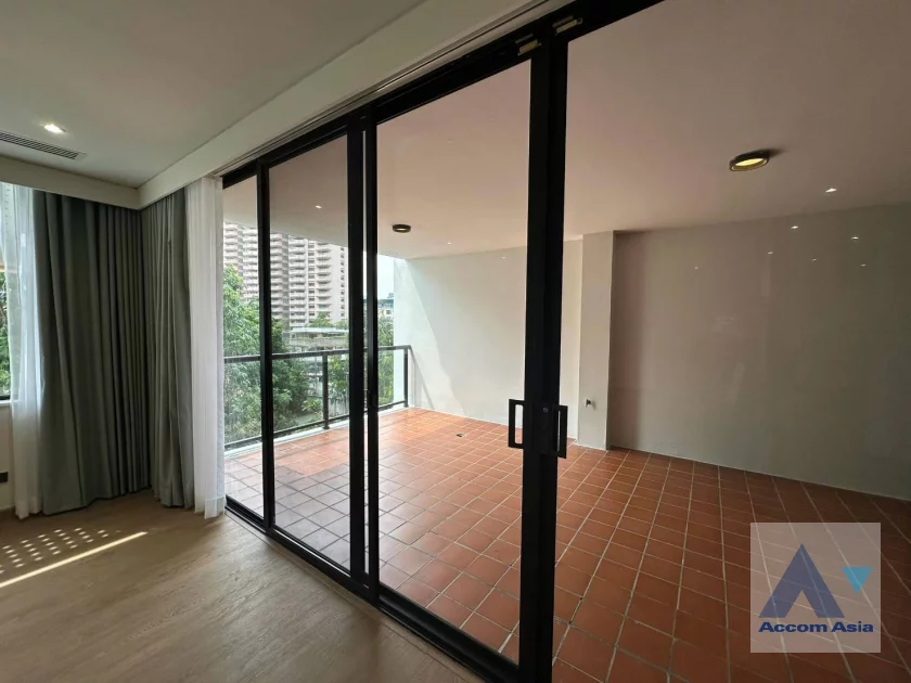 27  3 br Apartment For Rent in Sathorn ,Bangkok MRT Lumphini - BTS Sala Daeng at Children Dreaming Place - Garden AA46077
