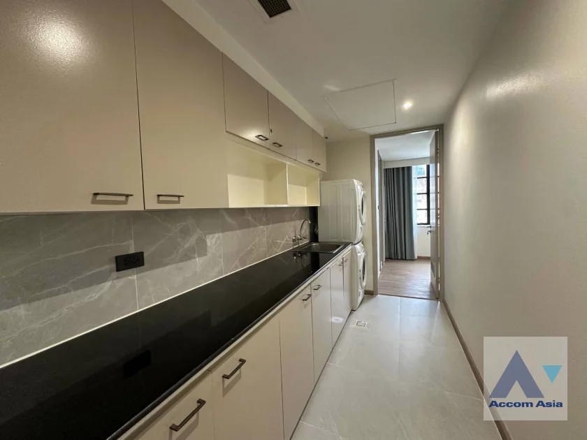 11  3 br Apartment For Rent in Sathorn ,Bangkok MRT Lumphini - BTS Sala Daeng at Children Dreaming Place - Garden AA46077