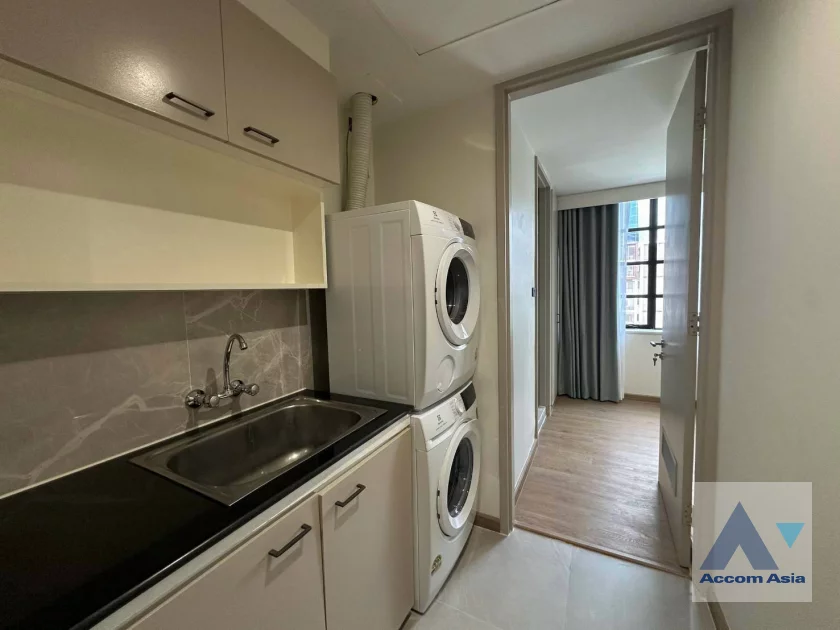 16  3 br Apartment For Rent in Sathorn ,Bangkok MRT Lumphini - BTS Sala Daeng at Children Dreaming Place - Garden AA46077