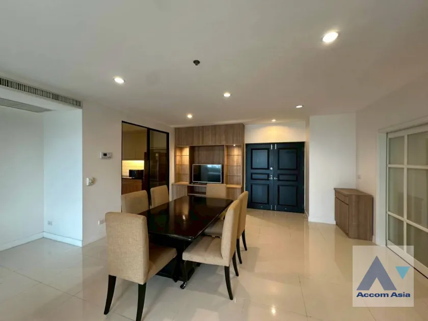 6  3 br Apartment for rent and sale in Sukhumvit ,Bangkok BTS Ekkamai at High-Rise Living with a Large Balcony Apartment in Ekkamai AA46079