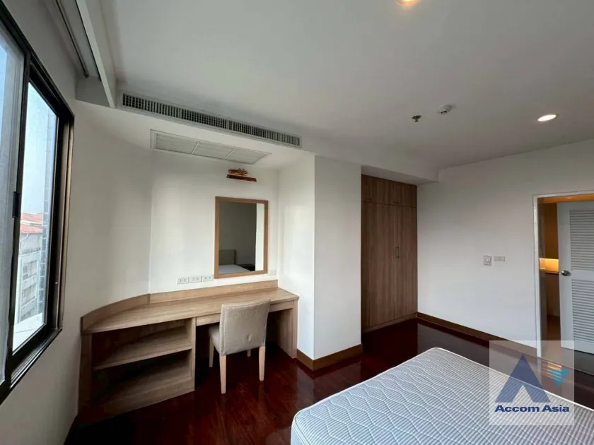 19  3 br Apartment for rent and sale in Sukhumvit ,Bangkok BTS Ekkamai at High-Rise Living with a Large Balcony Apartment in Ekkamai AA46079