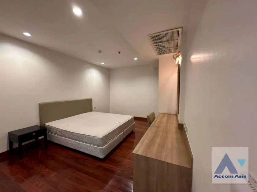 14  3 br Apartment for rent and sale in Sukhumvit ,Bangkok BTS Ekkamai at High-Rise Living with a Large Balcony Apartment in Ekkamai AA46079