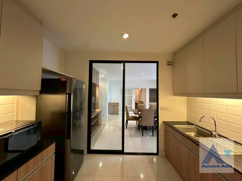 11  3 br Apartment for rent and sale in Sukhumvit ,Bangkok BTS Ekkamai at High-Rise Living with a Large Balcony Apartment in Ekkamai AA46079