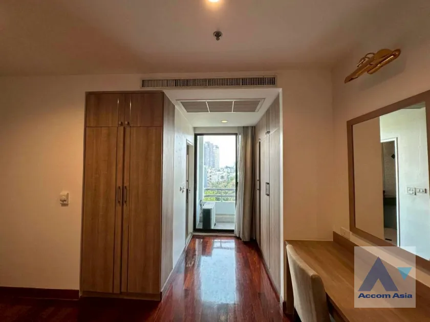 15  3 br Apartment for rent and sale in Sukhumvit ,Bangkok BTS Ekkamai at High-Rise Living with a Large Balcony Apartment in Ekkamai AA46079