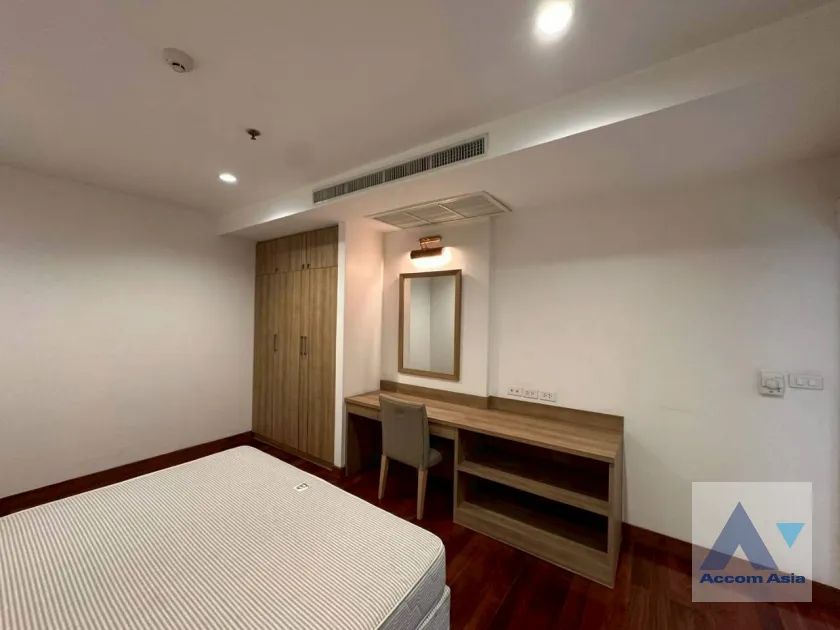 17  3 br Apartment for rent and sale in Sukhumvit ,Bangkok BTS Ekkamai at High-Rise Living with a Large Balcony Apartment in Ekkamai AA46079