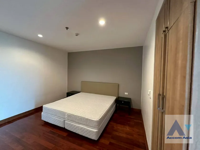 20  3 br Apartment for rent and sale in Sukhumvit ,Bangkok BTS Ekkamai at High-Rise Living with a Large Balcony Apartment in Ekkamai AA46079