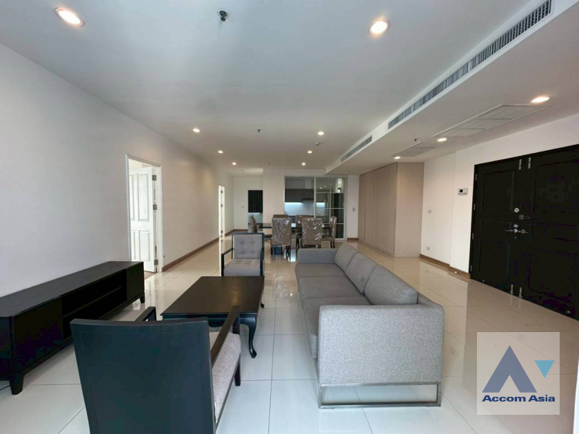 4  3 br Apartment For Rent in Sukhumvit ,Bangkok BTS Ekkamai at High-Rise Living with a Large Balcony Apartment in Ekkamai AA46081