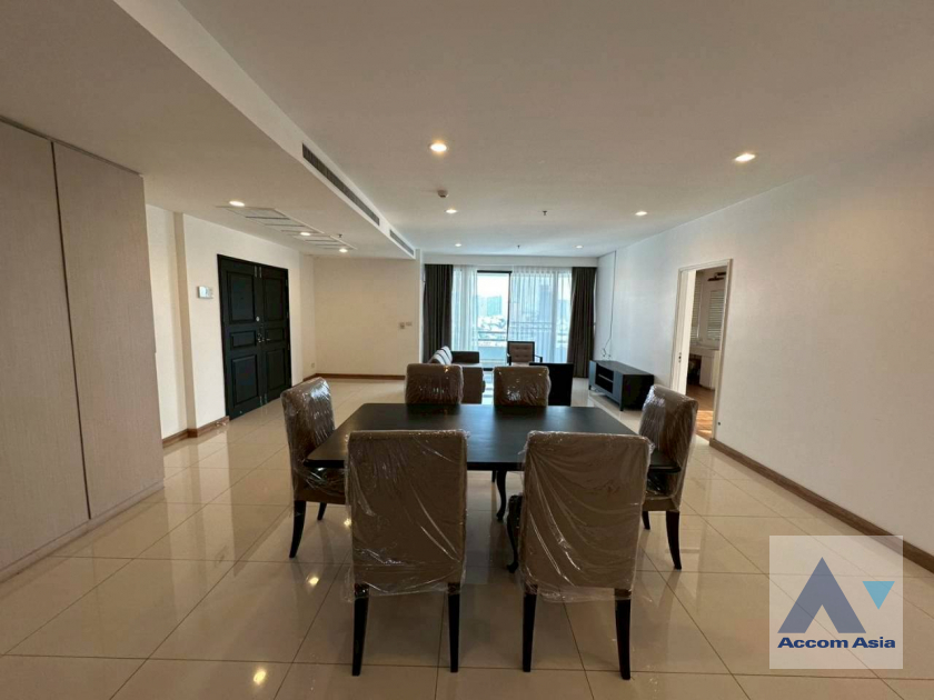 6  3 br Apartment For Rent in Sukhumvit ,Bangkok BTS Ekkamai at High-Rise Living with a Large Balcony Apartment in Ekkamai AA46081