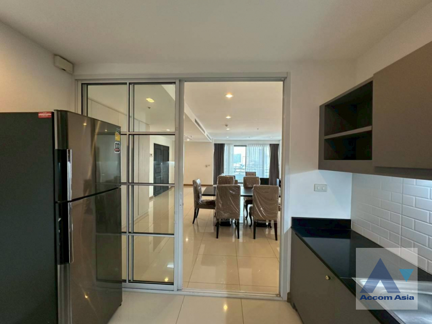 7  3 br Apartment For Rent in Sukhumvit ,Bangkok BTS Ekkamai at High-Rise Living with a Large Balcony Apartment in Ekkamai AA46081