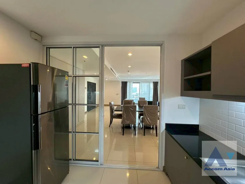 7  3 br Apartment For Rent in Sukhumvit ,Bangkok BTS Ekkamai at High-Rise Living with a Large Balcony Apartment in Ekkamai AA46081