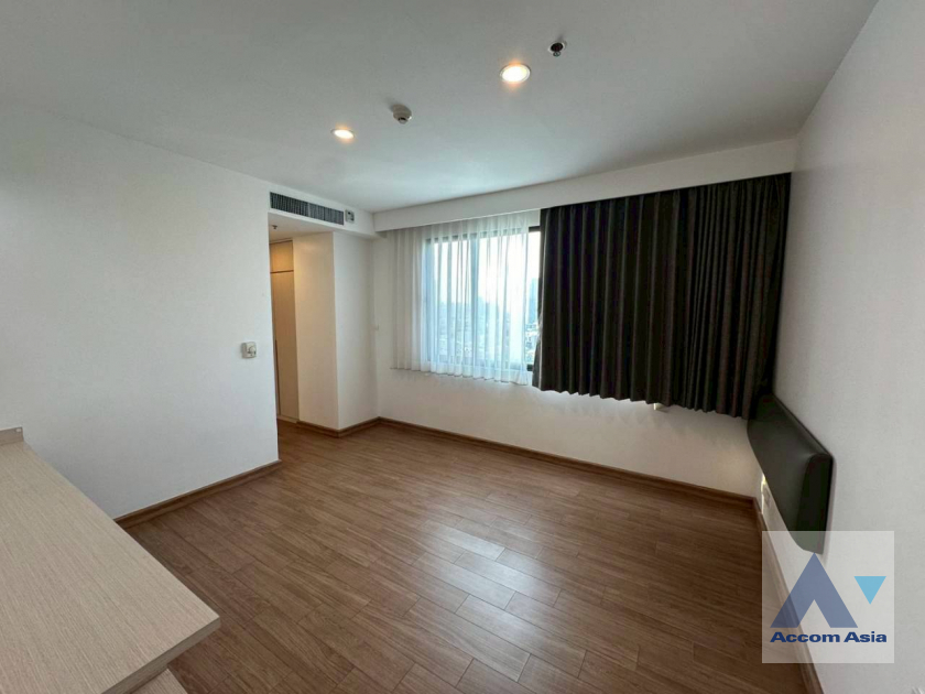 30  3 br Apartment For Rent in Sukhumvit ,Bangkok BTS Ekkamai at High-Rise Living with a Large Balcony Apartment in Ekkamai AA46081