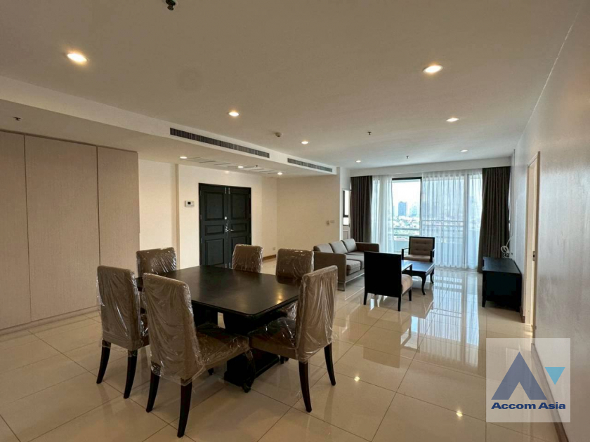 8  3 br Apartment For Rent in Sukhumvit ,Bangkok BTS Ekkamai at High-Rise Living with a Large Balcony Apartment in Ekkamai AA46081