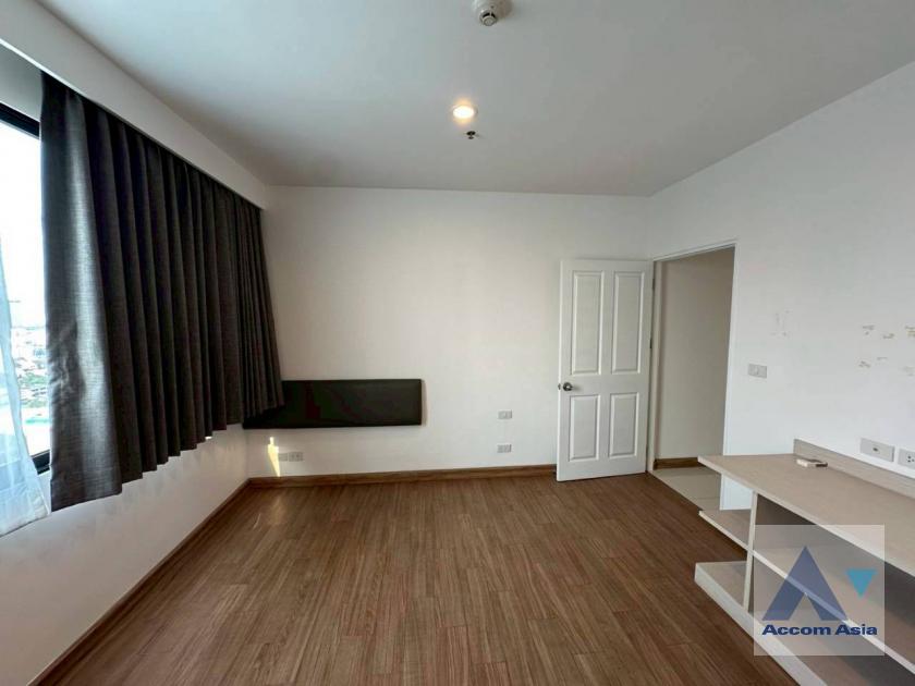 31  3 br Apartment For Rent in Sukhumvit ,Bangkok BTS Ekkamai at High-Rise Living with a Large Balcony Apartment in Ekkamai AA46081