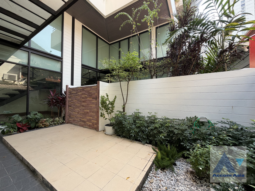 26  3 br Apartment for rent and sale in Sukhumvit ,Bangkok BTS Phrom Phong at Glorious outdoor area AA46087