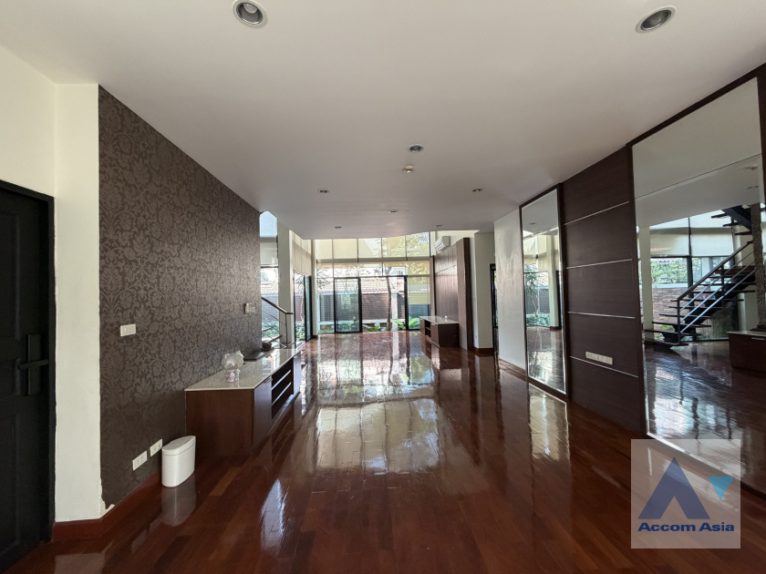 14  3 br Apartment for rent and sale in Sukhumvit ,Bangkok BTS Phrom Phong at Glorious outdoor area AA46087