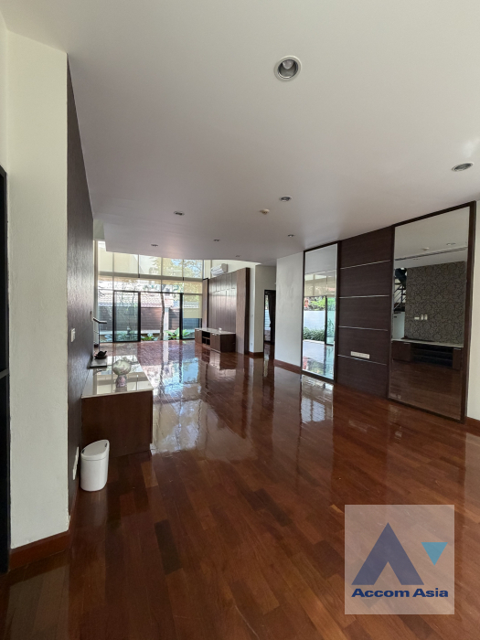 11  3 br Apartment for rent and sale in Sukhumvit ,Bangkok BTS Phrom Phong at Glorious outdoor area AA46087