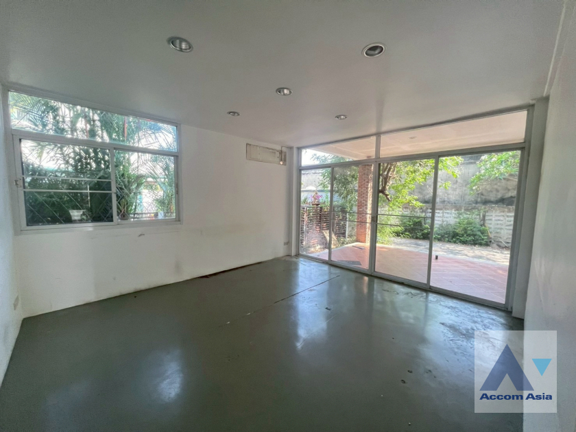 5  4 br House For Rent in Sukhumvit ,Bangkok  AA46093