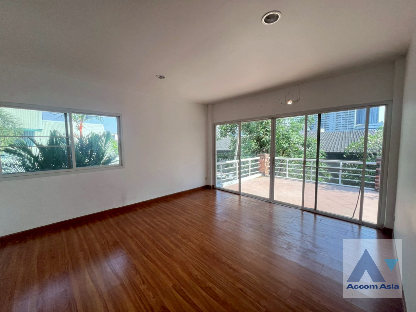 6  4 br House For Rent in Sukhumvit ,Bangkok  AA46093