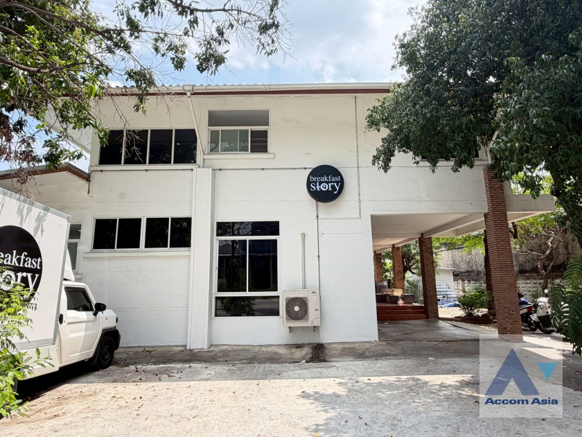 15  4 br House For Rent in Sukhumvit ,Bangkok  AA46093