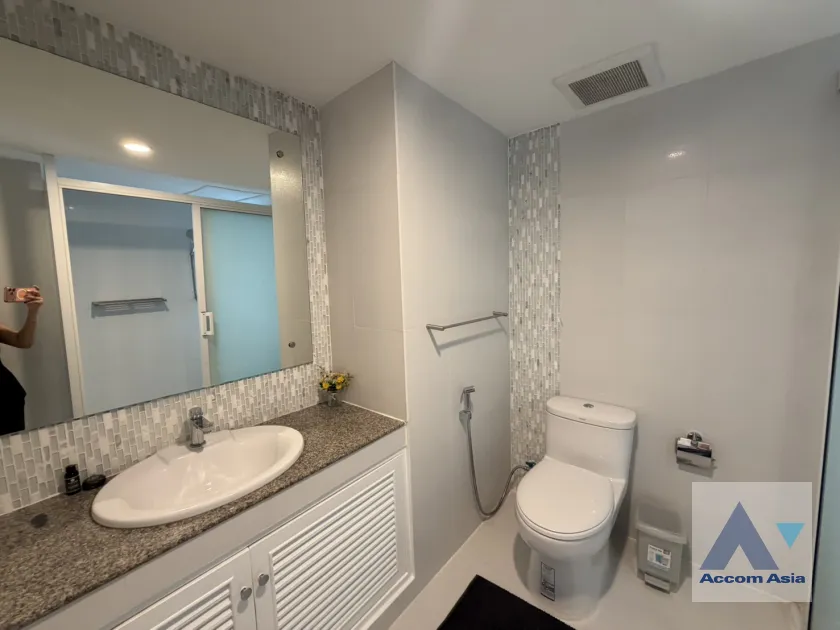 10  2 br Condominium For Rent in Ploenchit ,Bangkok BTS Ploenchit at La Maison Ruamrudee AA46097