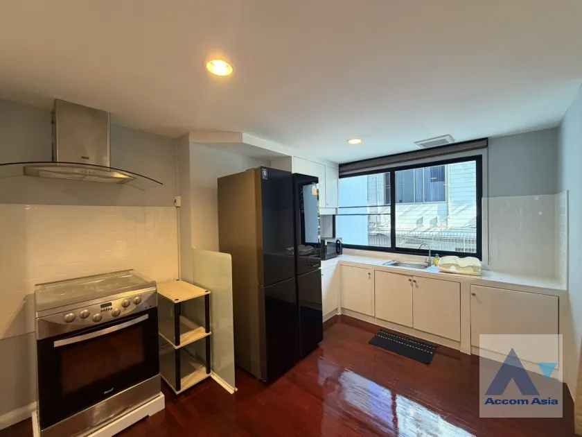 5  2 br Condominium For Rent in Ploenchit ,Bangkok BTS Ploenchit at La Maison Ruamrudee AA46097