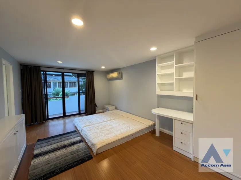 8  2 br Condominium For Rent in Ploenchit ,Bangkok BTS Ploenchit at La Maison Ruamrudee AA46097