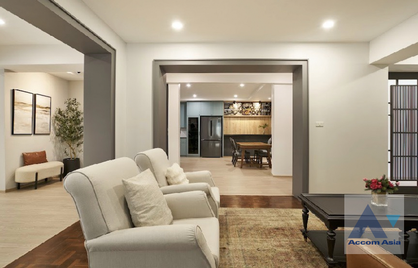 6  4 br House for rent and sale in Pattanakarn ,Bangkok ARL Ramkhamhaeng AA46103