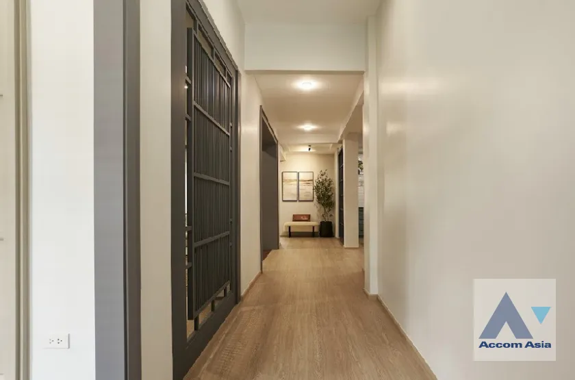 12  4 br House for rent and sale in Pattanakarn ,Bangkok ARL Ramkhamhaeng AA46103