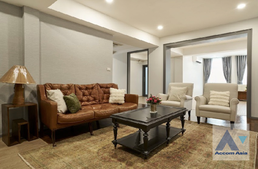  1  4 br House for rent and sale in Pattanakarn ,Bangkok ARL Ramkhamhaeng AA46103