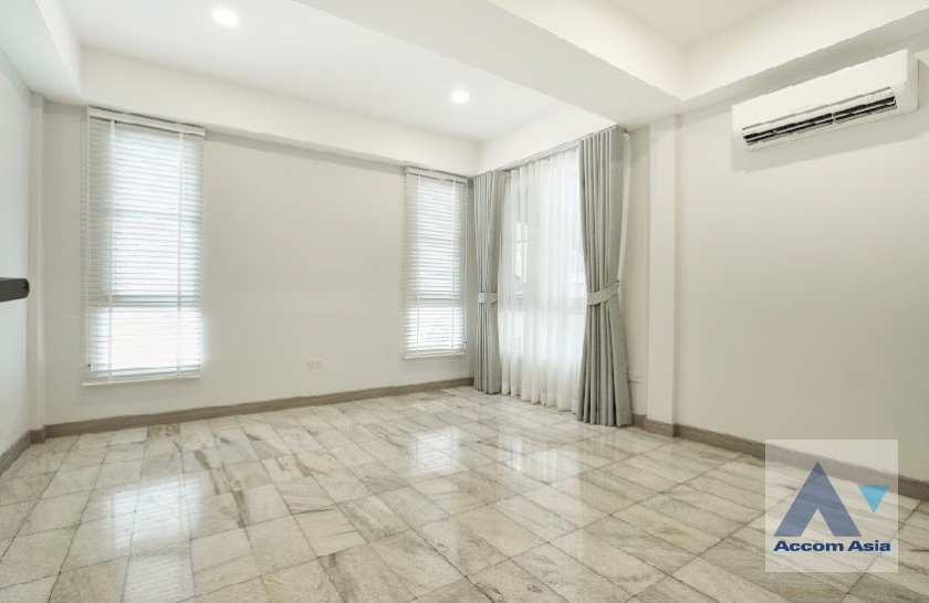 19  4 br House for rent and sale in Pattanakarn ,Bangkok ARL Ramkhamhaeng AA46103