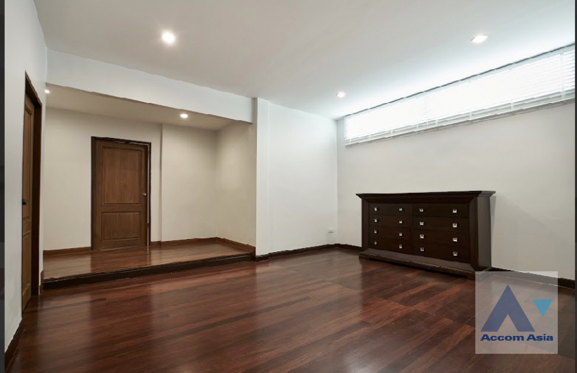 18  4 br House for rent and sale in Pattanakarn ,Bangkok ARL Ramkhamhaeng AA46103