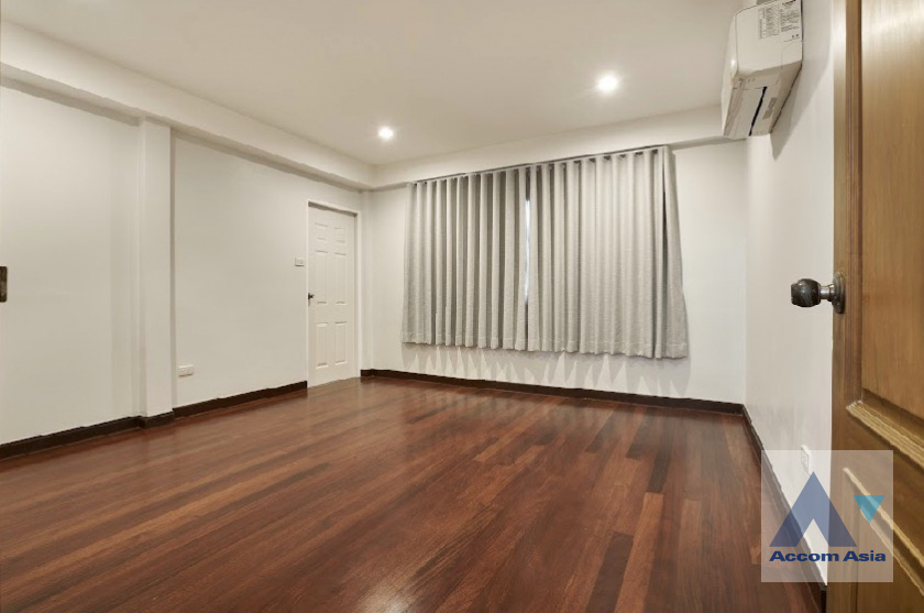 15  4 br House for rent and sale in Pattanakarn ,Bangkok ARL Ramkhamhaeng AA46103