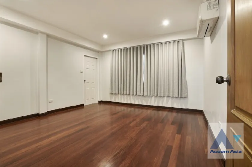 15  4 br House for rent and sale in Pattanakarn ,Bangkok ARL Ramkhamhaeng AA46103