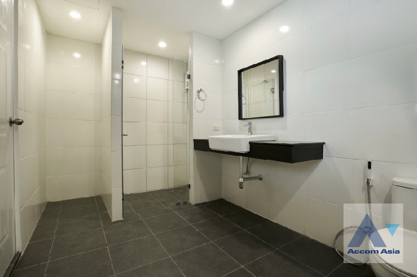 27  4 br House for rent and sale in Pattanakarn ,Bangkok ARL Ramkhamhaeng AA46103