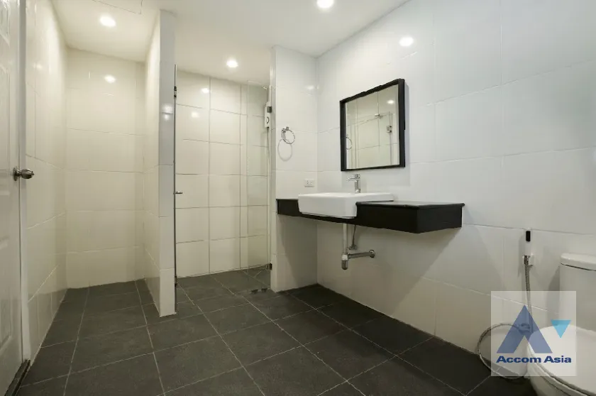 27  4 br House for rent and sale in Pattanakarn ,Bangkok ARL Ramkhamhaeng AA46103