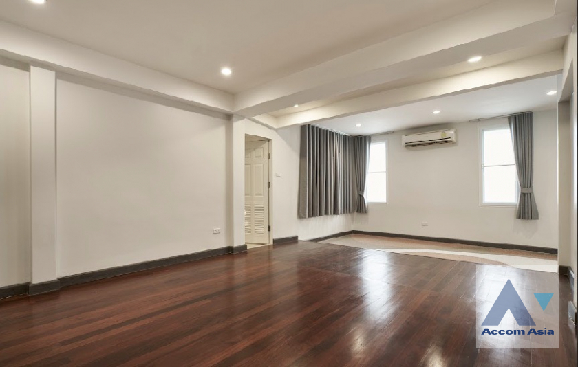 16  4 br House for rent and sale in Pattanakarn ,Bangkok ARL Ramkhamhaeng AA46103