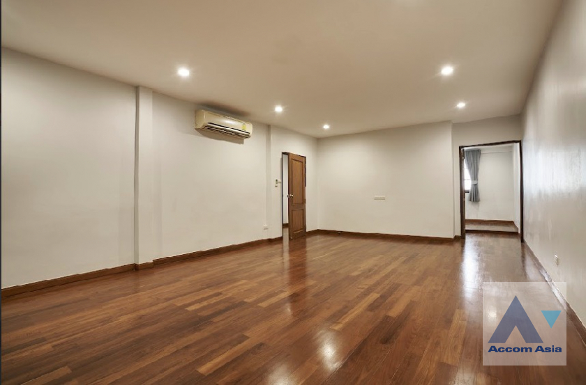 14  4 br House for rent and sale in Pattanakarn ,Bangkok ARL Ramkhamhaeng AA46103