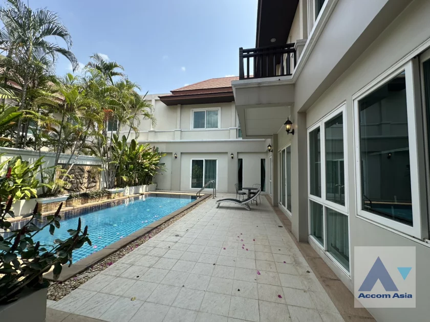4  4 br House For Rent in Sukhumvit ,Bangkok BTS Thong Lo at Exclusive family compound AA46105