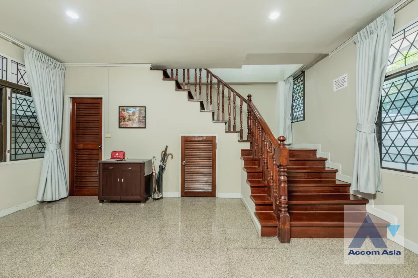 4  7 br House For Rent in Lat Phrao ,Bangkok MRT Lat Phrao 83 AA46108