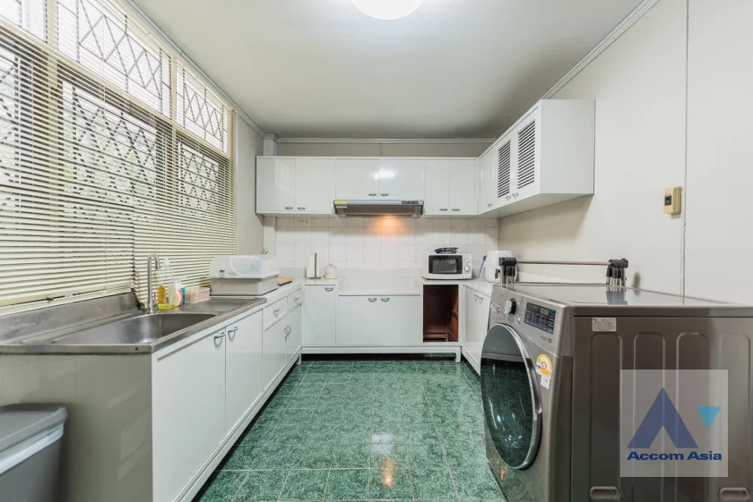 7  7 br House For Rent in Lat Phrao ,Bangkok MRT Lat Phrao 83 AA46108