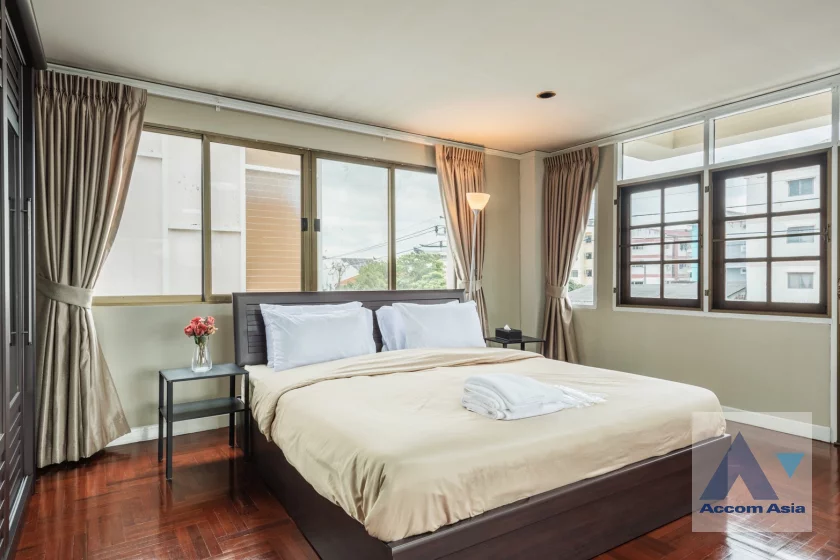 17  7 br House For Rent in Lat Phrao ,Bangkok MRT Lat Phrao 83 AA46108