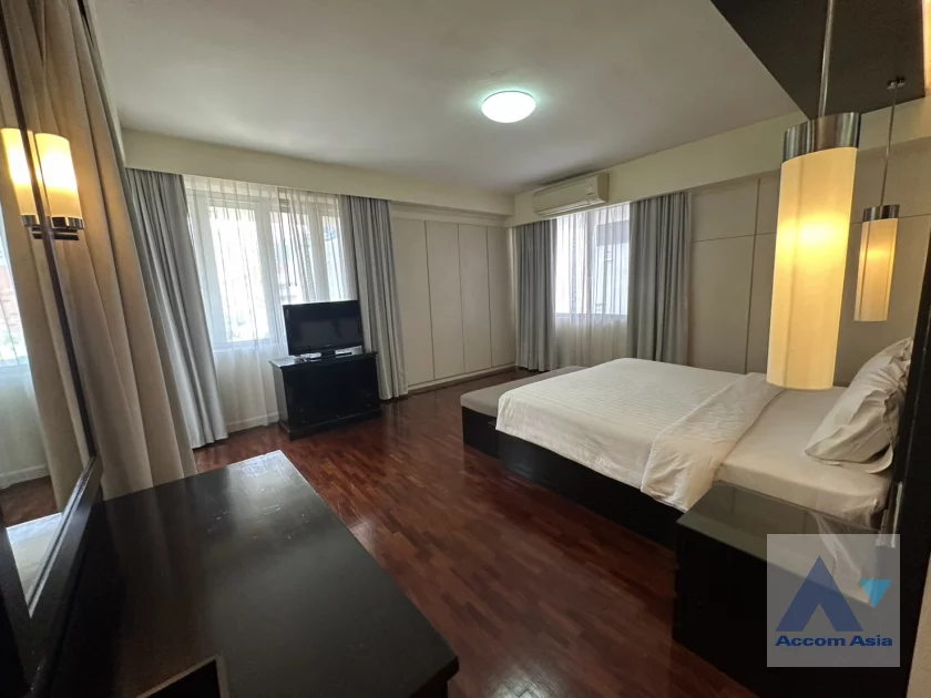 12  3 br Apartment For Rent in Sukhumvit ,Bangkok BTS Nana at Suite for family AA46110
