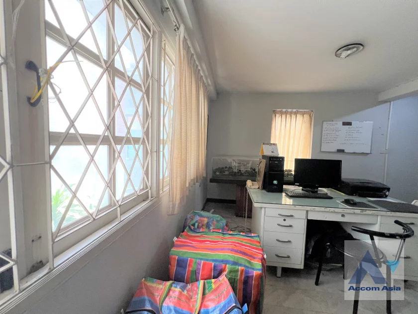 unitHome Office, Corner Unit |  Townhouse For Rent & Sale in Silom, Bangkok  near BTS Chong Nonsi (AA46111)