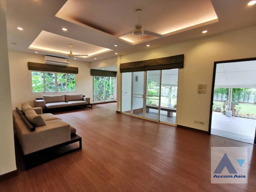 unit 3 Bedrooms  House For Rent in Sukhumvit, Bangkok  near BTS Asok (AA46118)